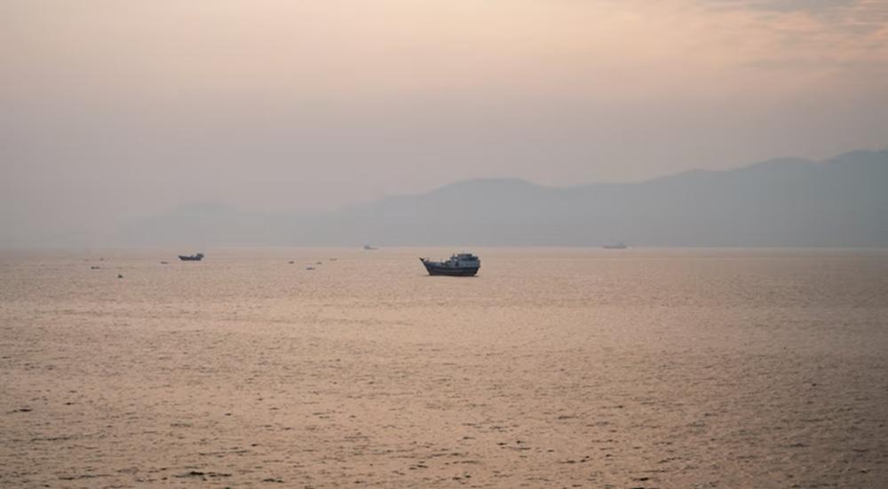 Strait of Hormuz Vessel Traffic Declines Further Amid Persistent Security Risks