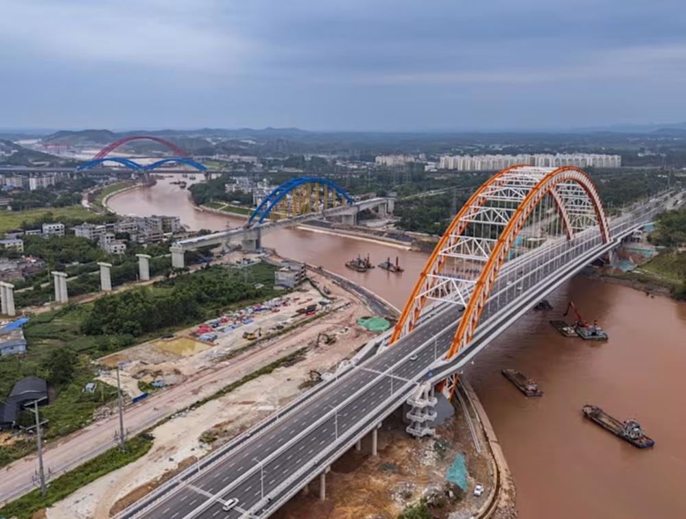 China Opens Major Canal to Link Landlocked Areas to Sea