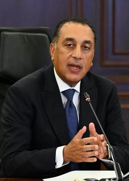 رئيس الوزراء المصري يكشف تفاصيل احتواء حادث ميناء دمياط