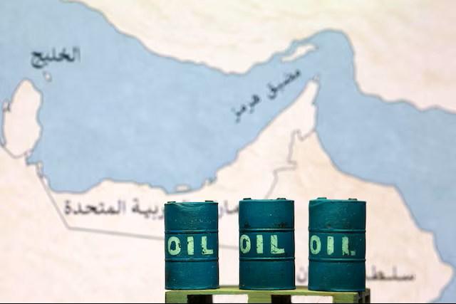 Hormuz Shipping Alert After Tanker Struck by Unidentified Projectile