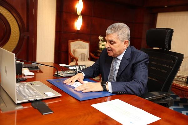 أسامة ربيع يبحث مع قيادات "CMA CGM" تعزيز التعاون عبر قناة السويس
